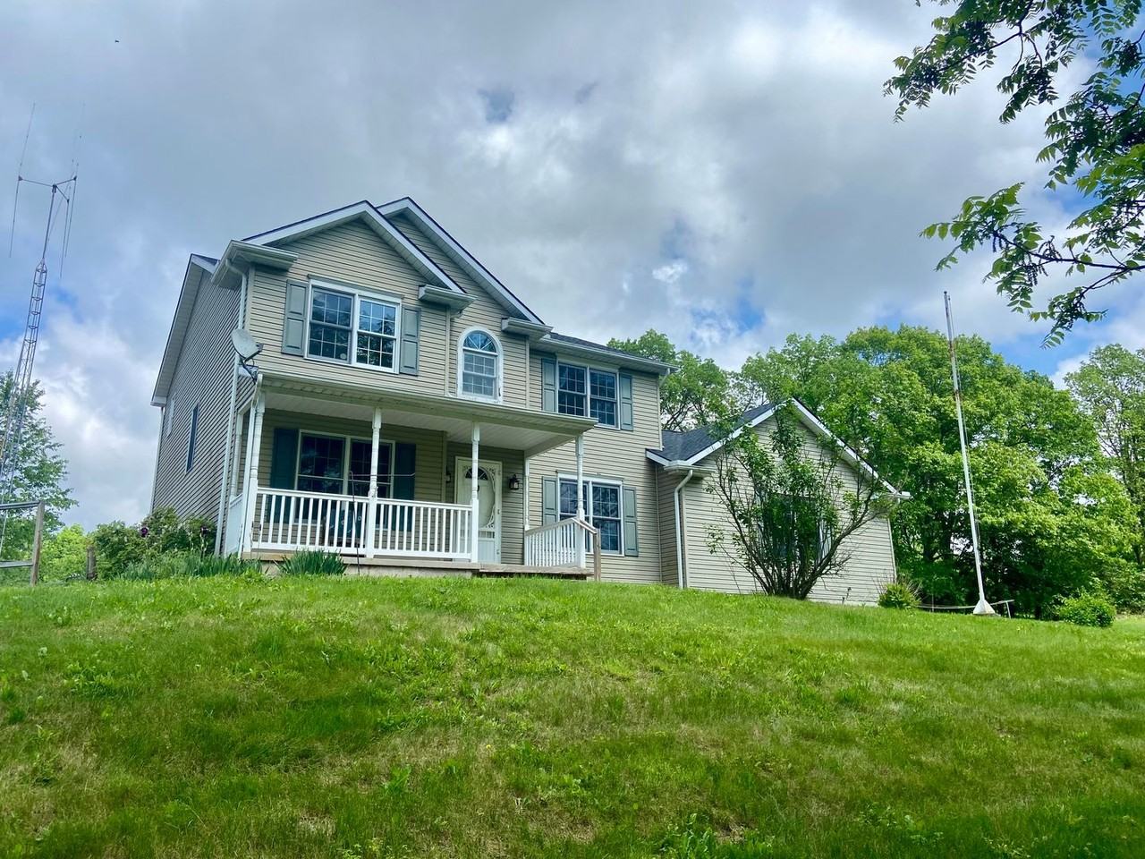 275 Hoy Rd - Photo 2 of 21