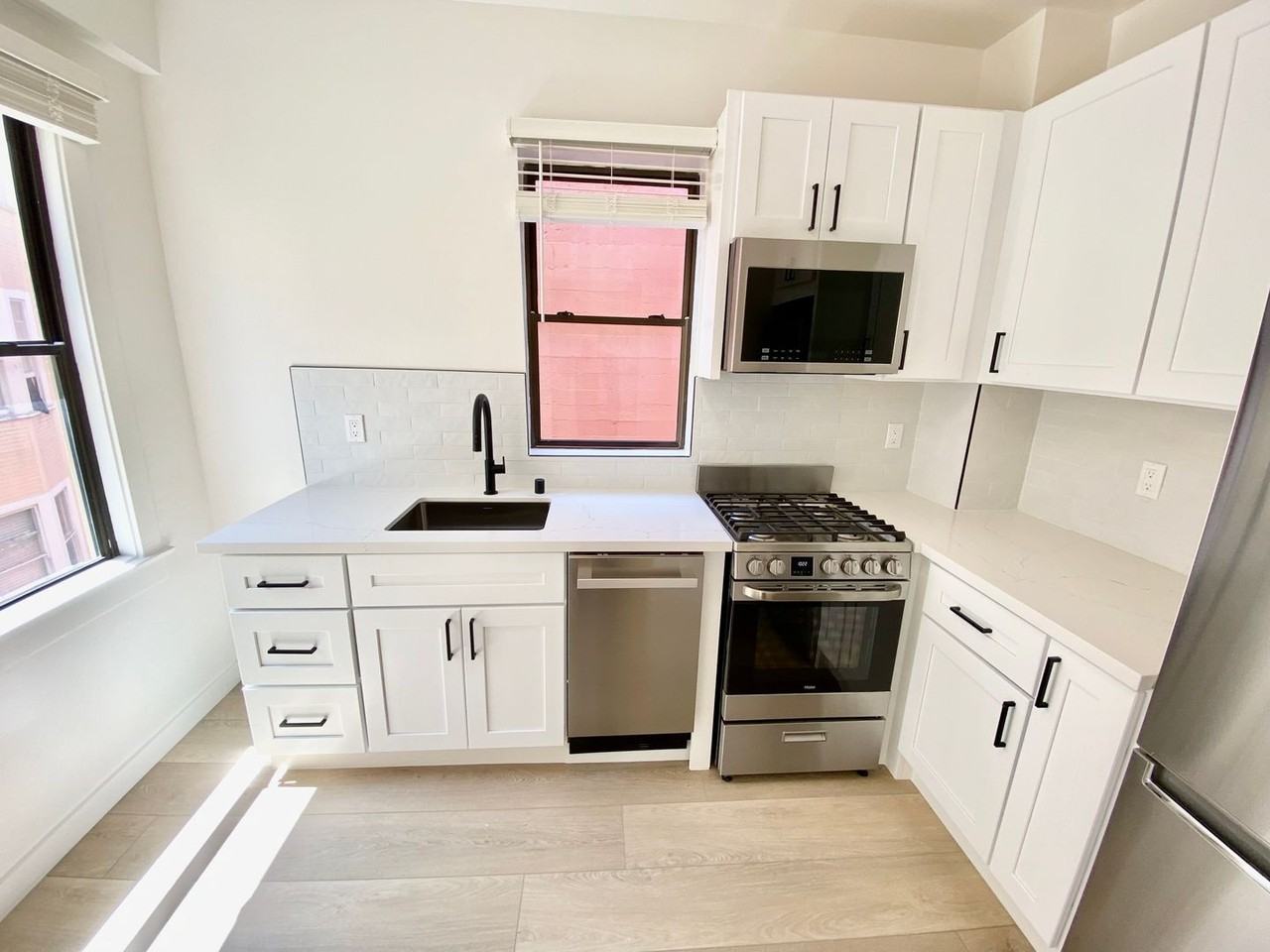 535 Taylor Street - Photo 4 of 25