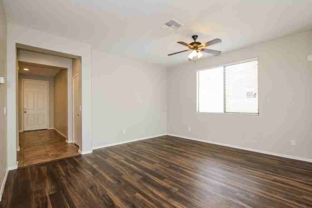 15423 W Poinsettia Dr - Photo 2 of 13