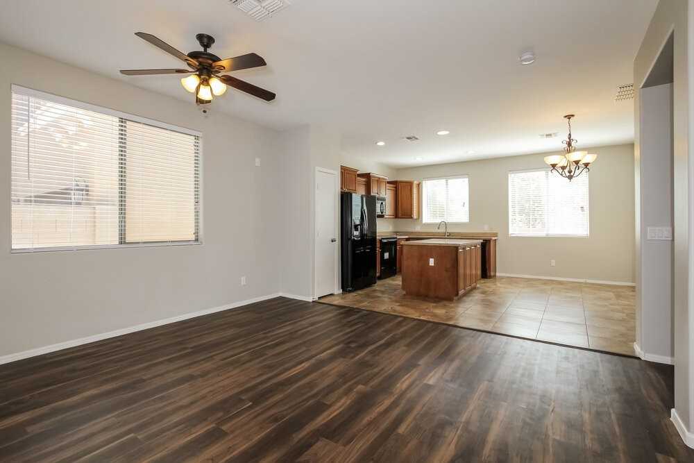 15423 W Poinsettia Dr - Photo 3 of 13