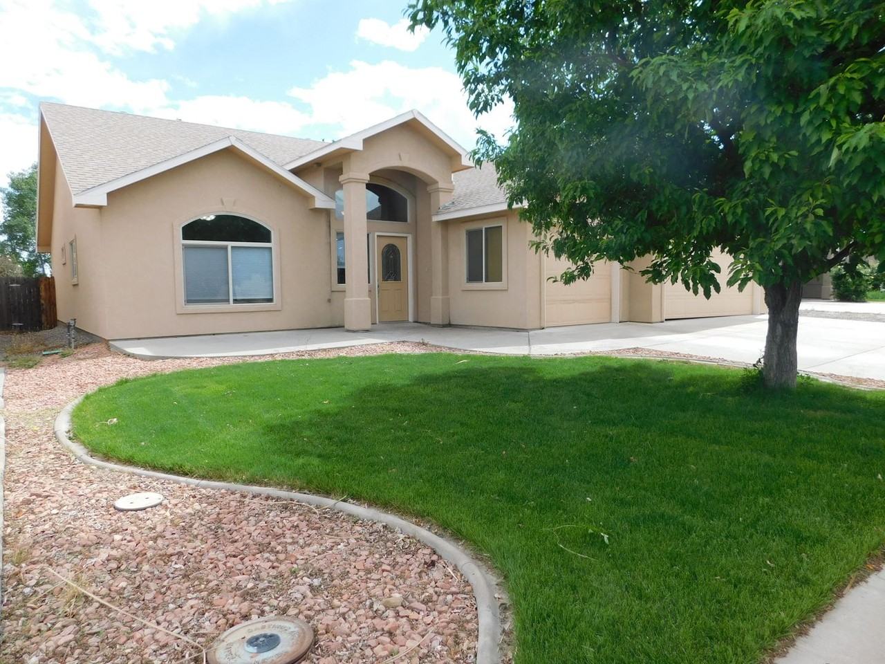 2929 Joan Way - Photo 2 of 22