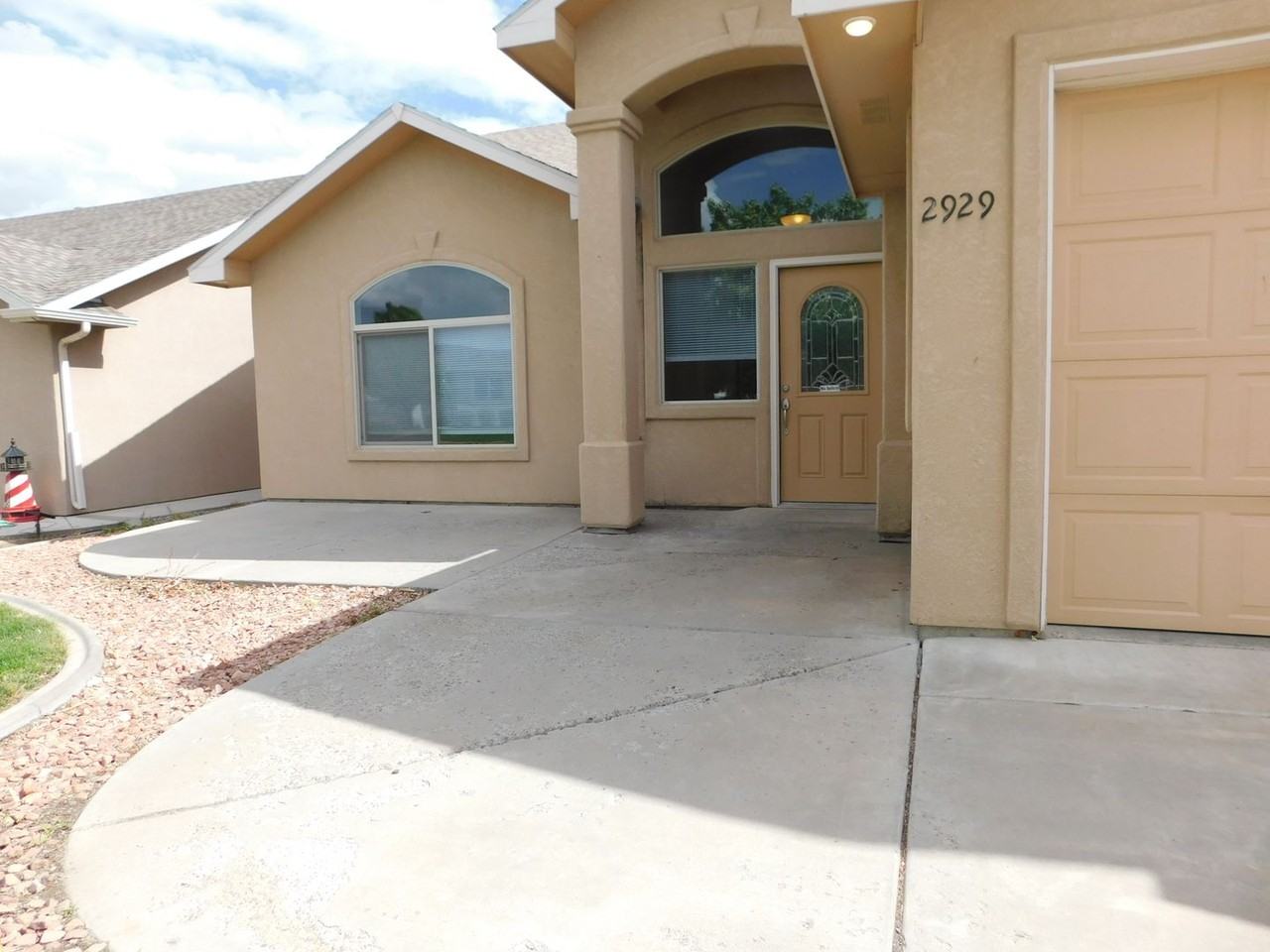 2929 Joan Way - Photo 3 of 22