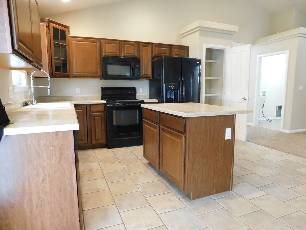 2929 Joan Way - Photo 7 of 22