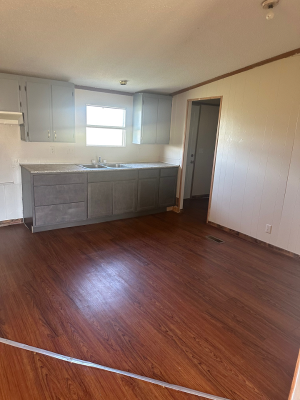 110 Pebbles Ln - Photo 6 of 8