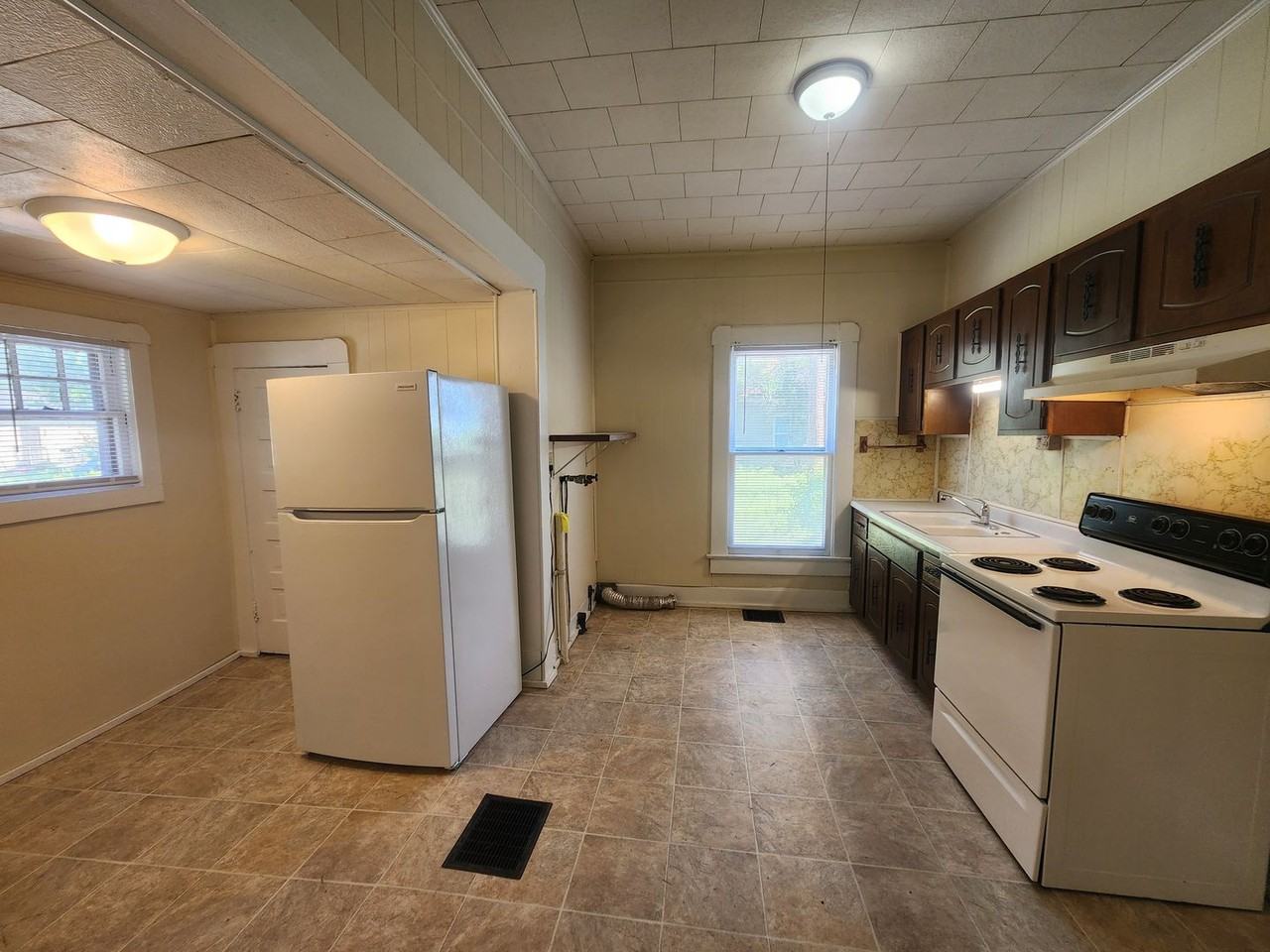 716 N 25th St - Photo 2 of 10