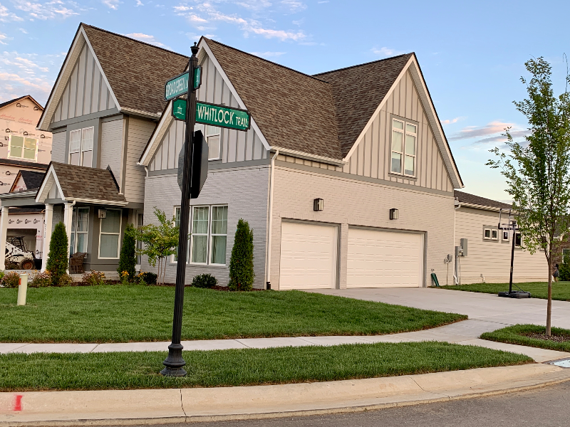 201 Broadgreen Ln - Photo 2 of 20