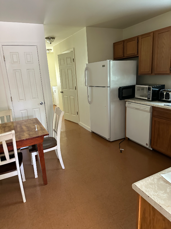 313 E 1st St - Photo 2 of 7