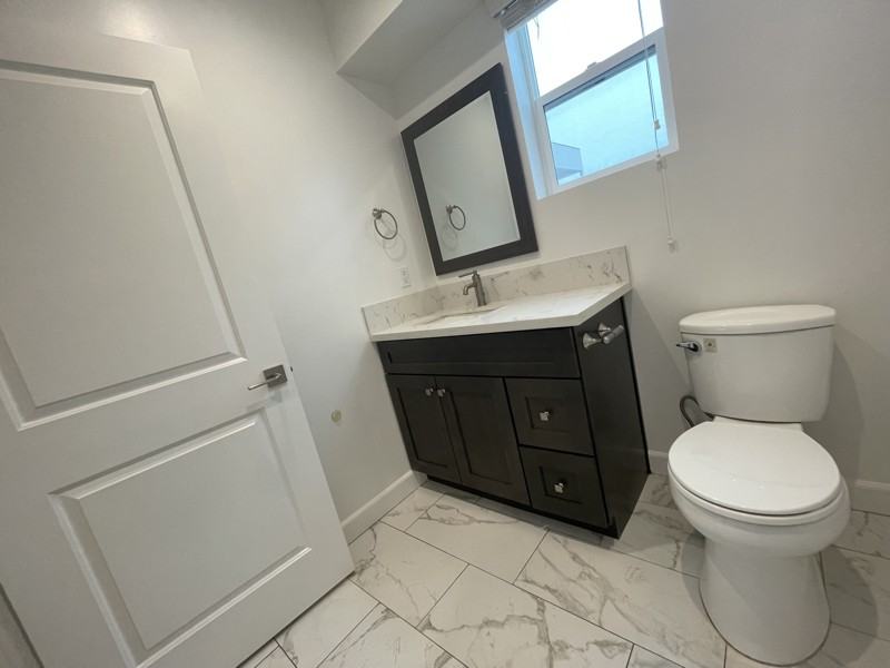 14211 Gilmore St - Photo 7 of 18