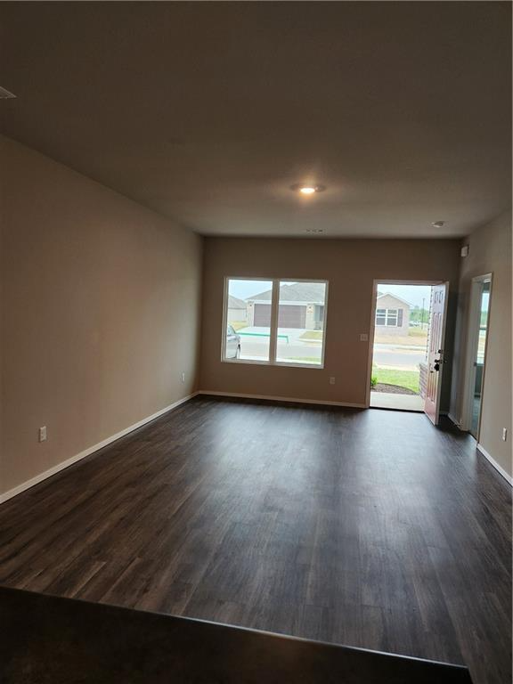 2701 Murphy St - Photo 3 of 10