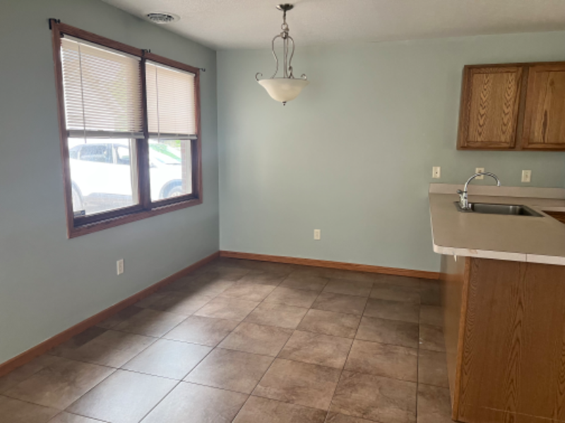 262 Meadowbrook Ave #1 - Photo 7 of 13