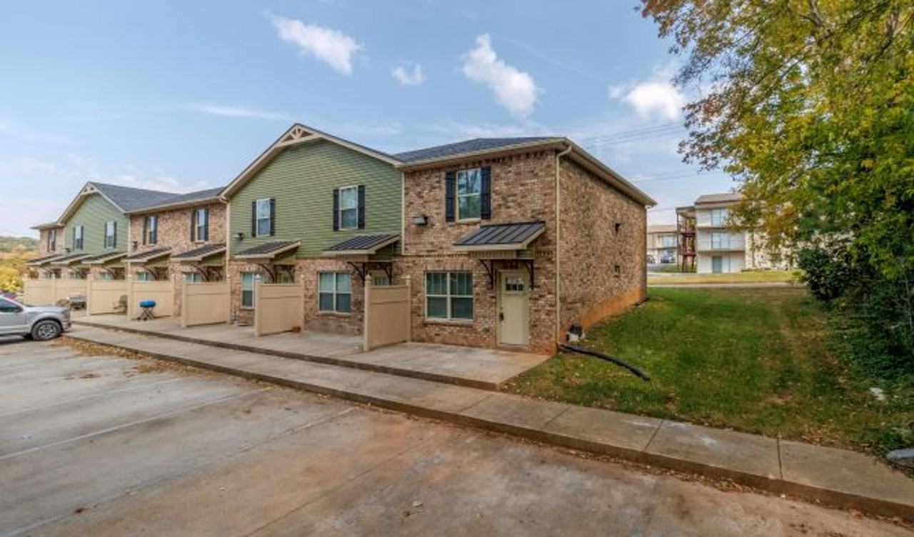 116 Hickory Grove - Photo 2 of 14