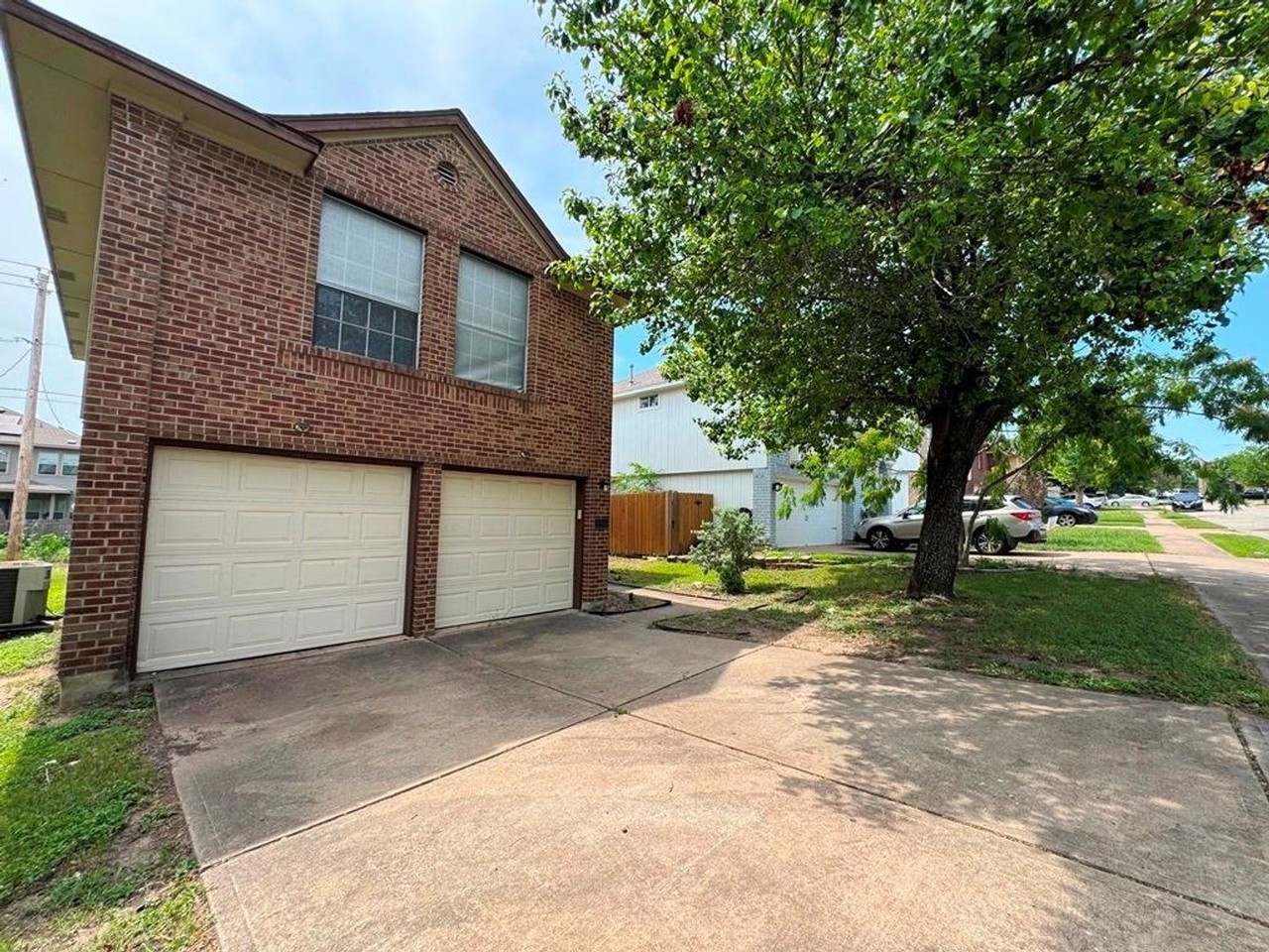 14009 Maricella Ln - Photo 3 of 34