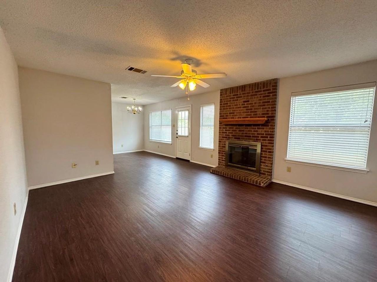 14009 Maricella Ln - Photo 6 of 34