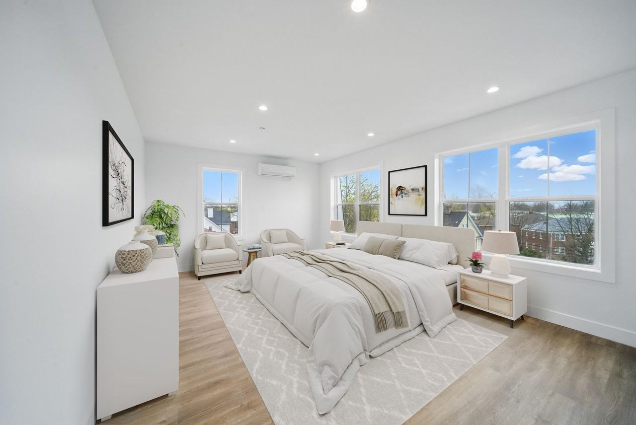 1 CARNATION - Photo 3 of 7