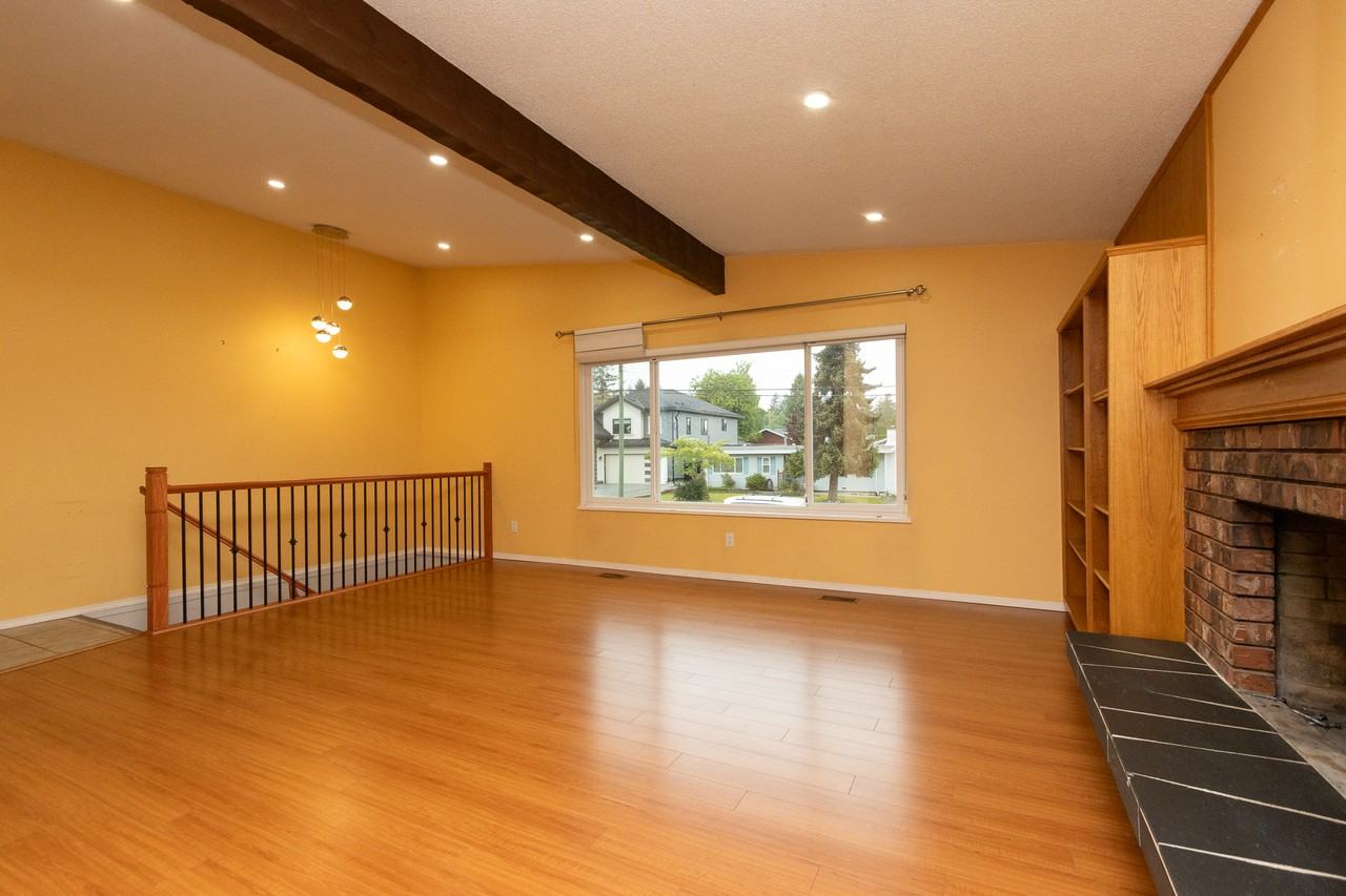 17390 58A Avenue - Photo 3 of 19