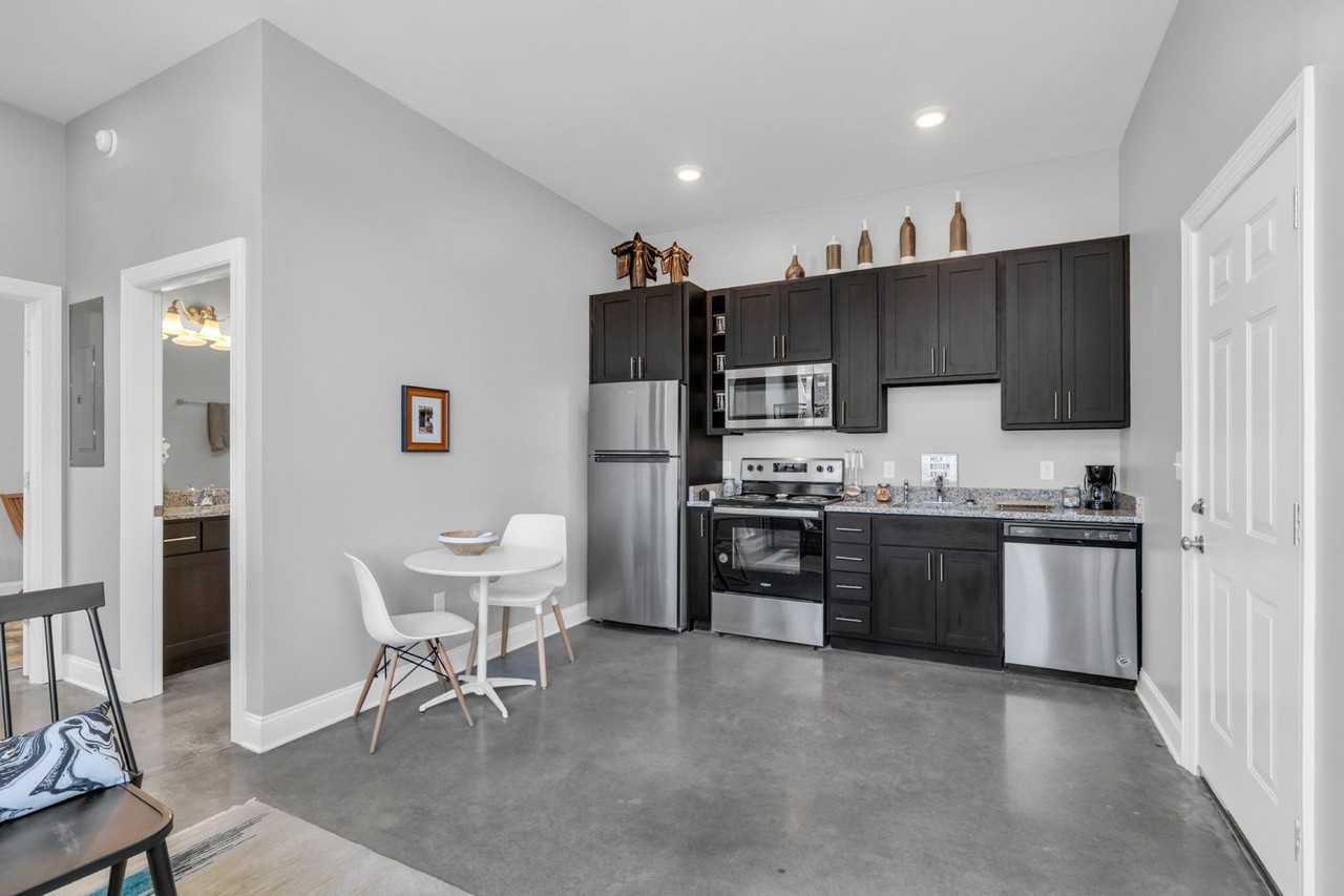 Bailey Row - 2105 - Photo 3 of 10