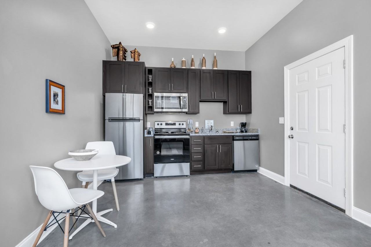 Bailey Row - 2105 - Photo 5 of 10