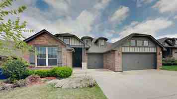 featured image of 10009 Nw 141st St