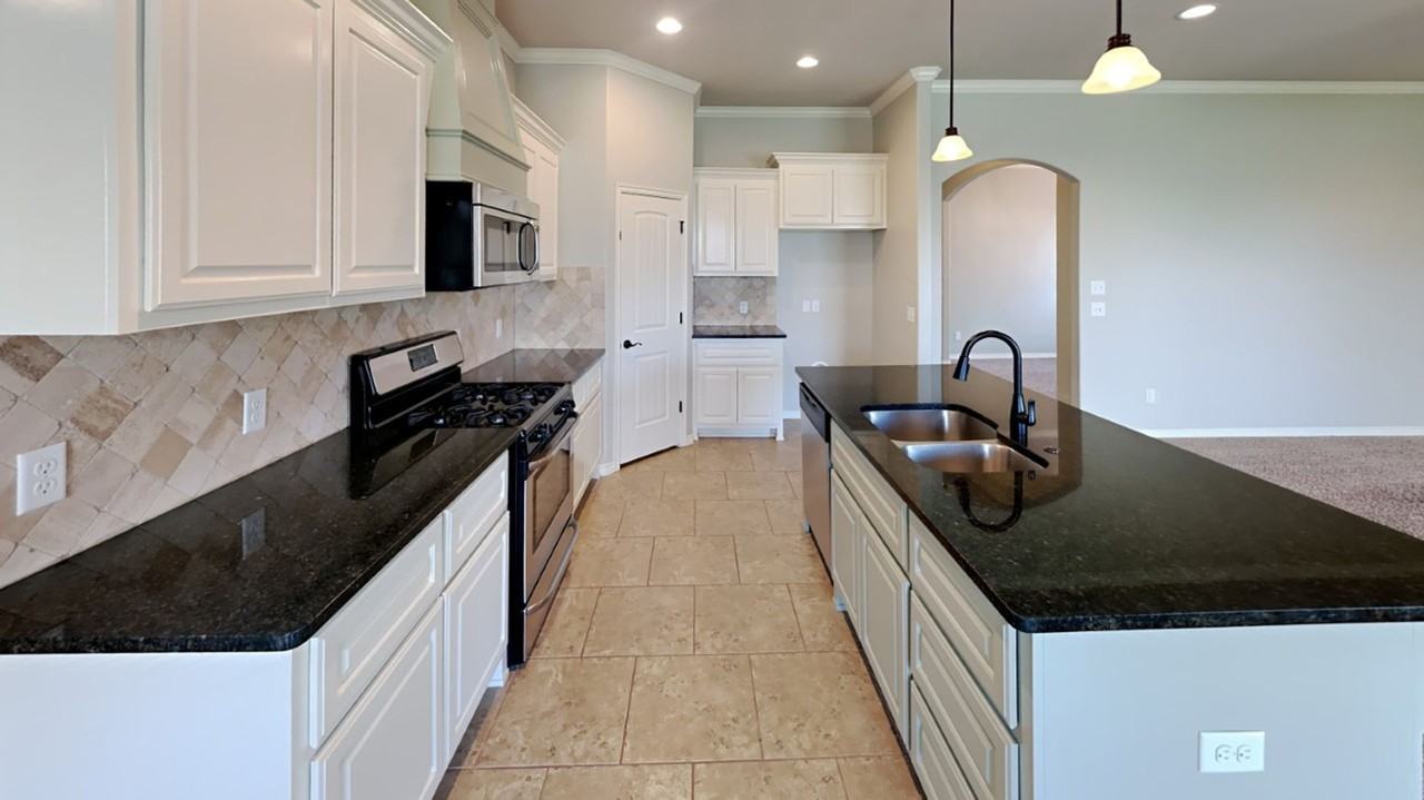 10009 Nw 141st St - Photo 6 of 21