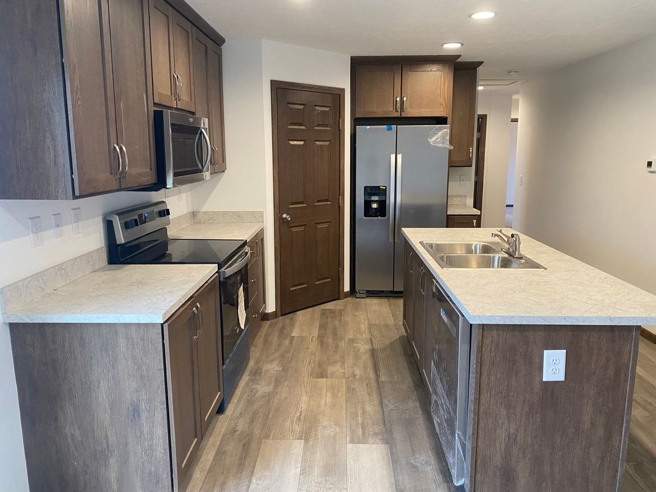 306 S Elm St - Photo 5 of 15