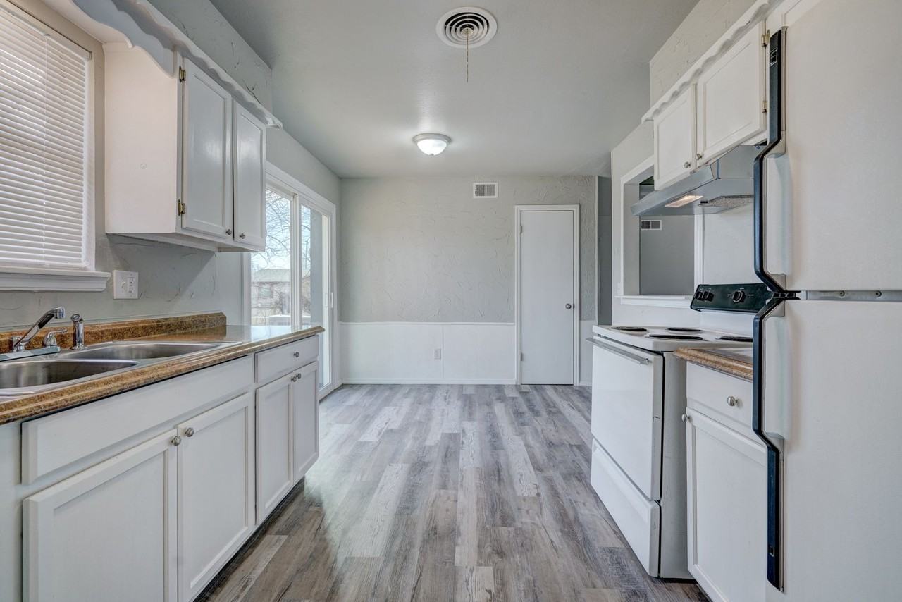 1200 Mcdonald Dr - Photo 6 of 22