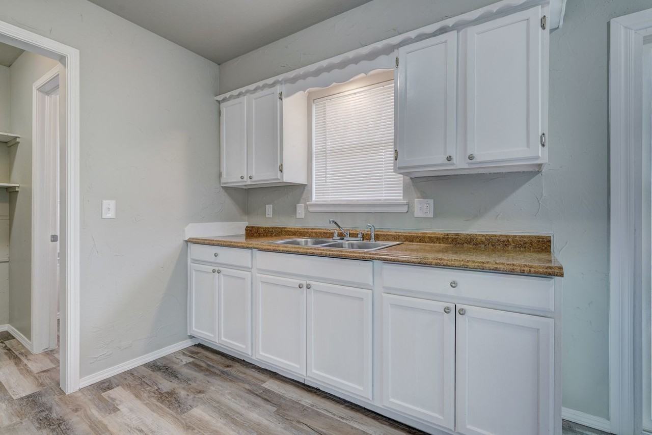 1200 Mcdonald Dr - Photo 7 of 22