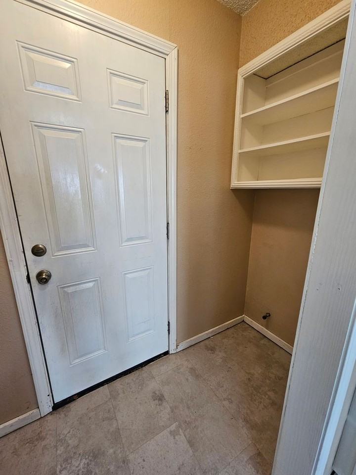 3609 Peregrine Dr - Photo 5 of 20