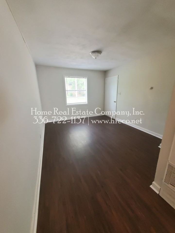 1332 Gray Ave #A - Photo 5 of 7