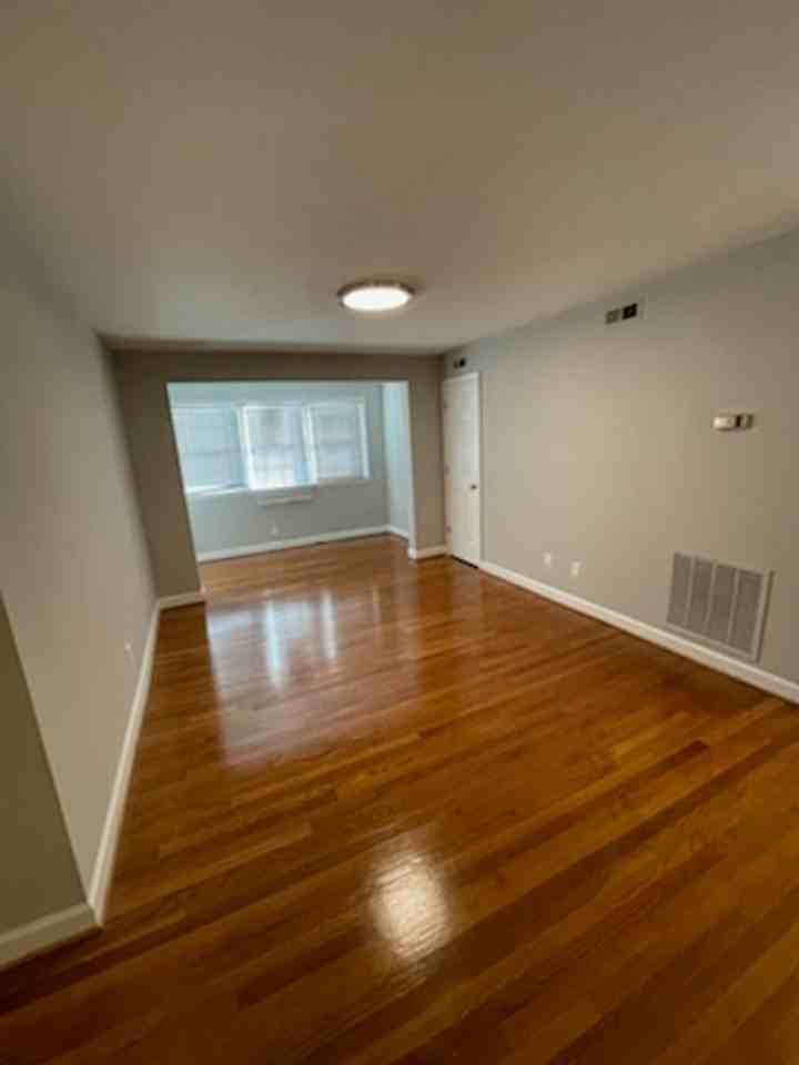 1401 W 1st St #C - Photo 4 of 6