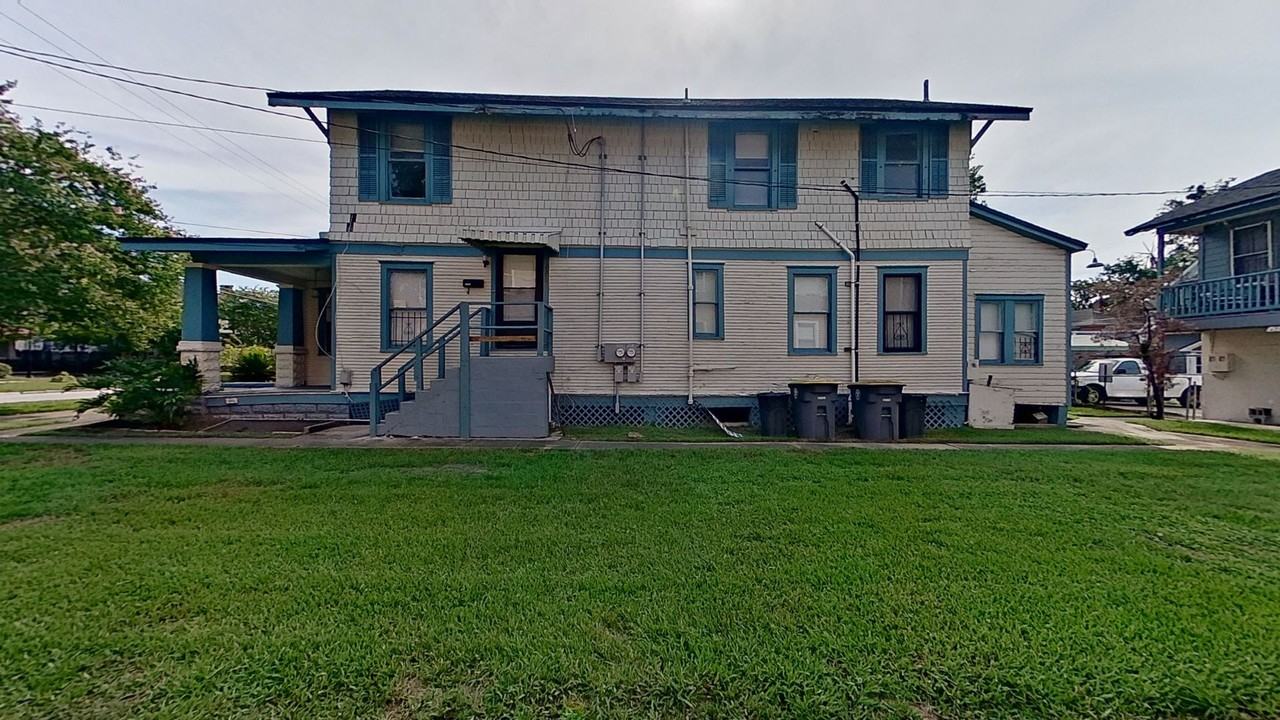 2350 Forbes St - Photo 2 of 19