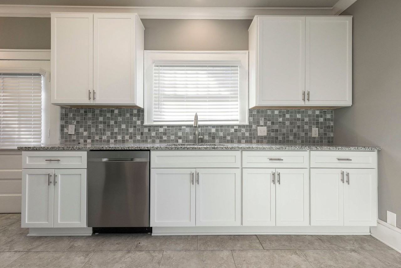 2144 Lakeside Drive - Photo 3 of 41