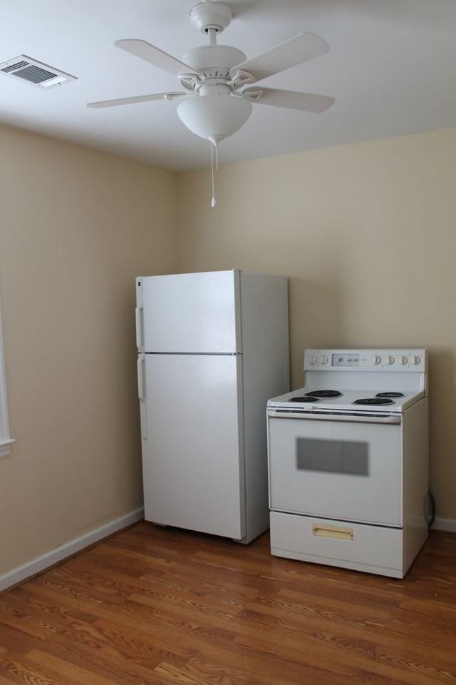 2807 Shandon Pl - Photo 3 of 7