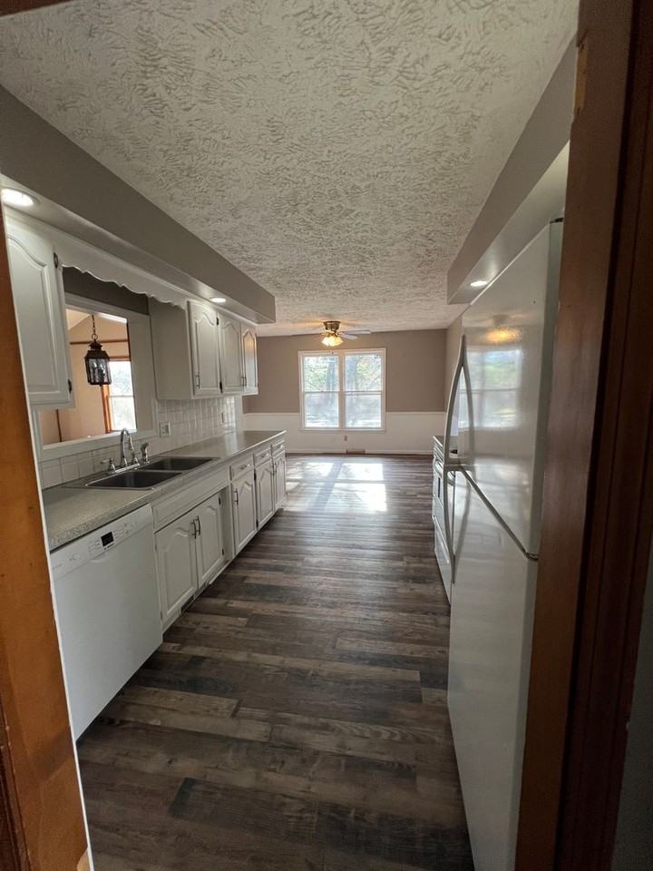 5518 S Roanoke Ave - Photo 2 of 33