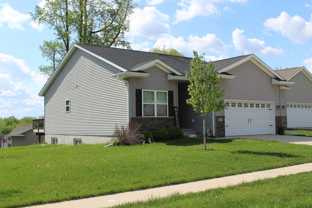 2033 Mackinaw Dr - Photo 1 of 1