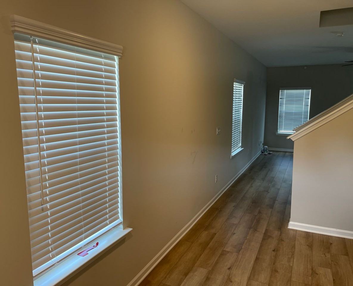 2718 Dunstan Ln - Photo 3 of 15