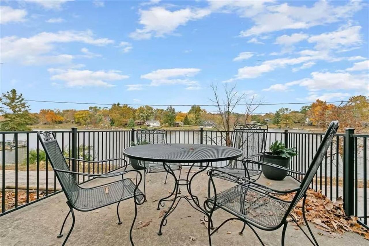 3327 Nw Edgewater Trl - Photo 2 of 18