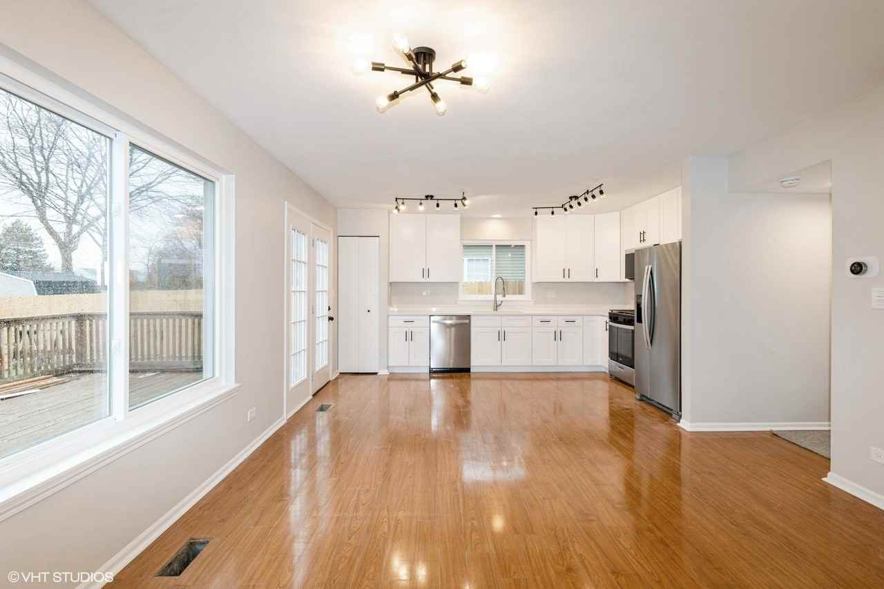 4663 Rolling Hills Dr - Photo 3 of 15