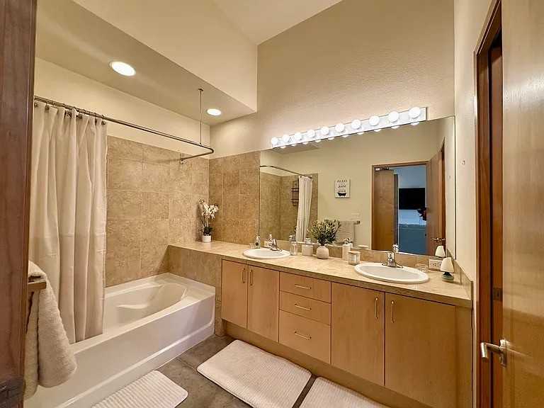 600 Circulo De Morelia #102 - Photo 5 of 15