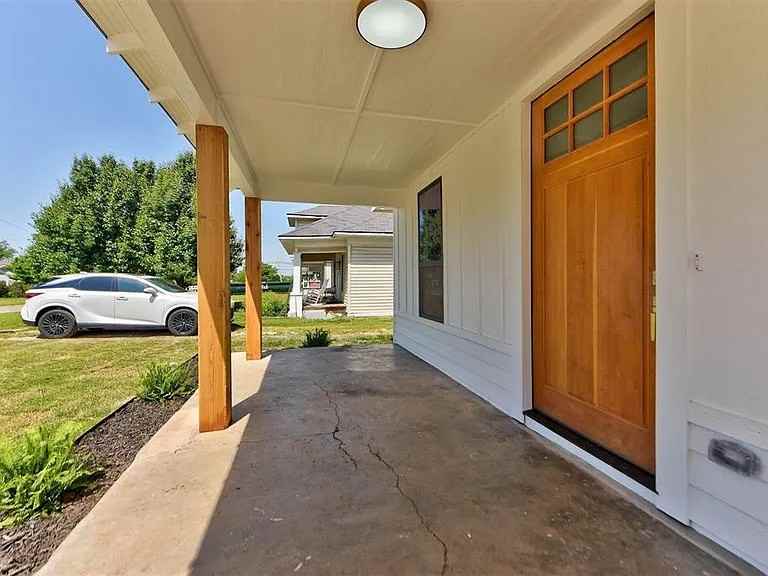 1731 Nw 37th St #NA - Photo 2 of 32