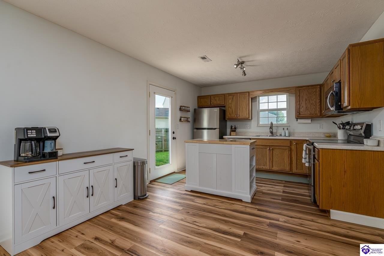 310 Ivy Pointe Dr - Photo 5 of 21