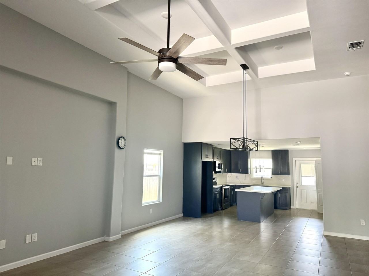 5521 Conroe St - Photo 2 of 32