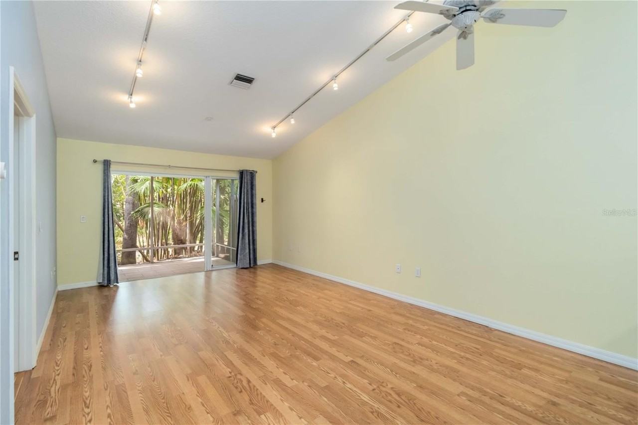 642 N Jefferson Ave #13 - Photo 2 of 50