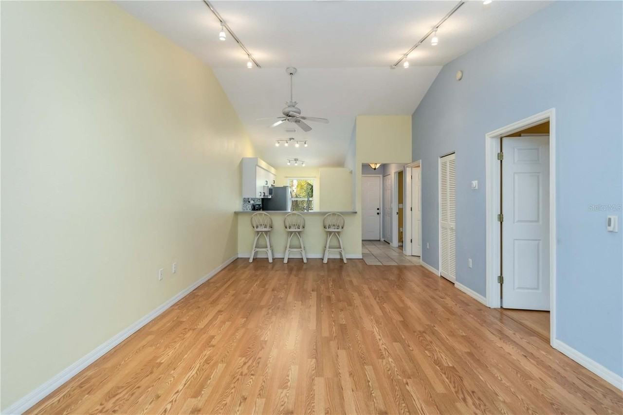 642 N Jefferson Ave #13 - Photo 7 of 50