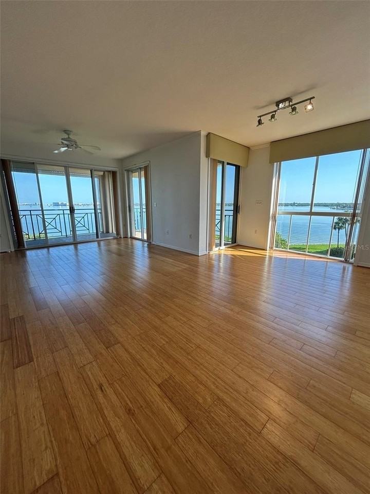 4737 Dolphin Cay Ln S #408 - Photo 3 of 35