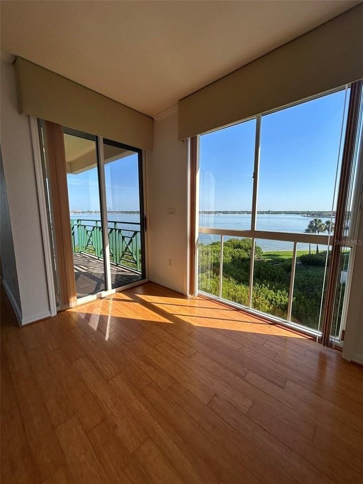 4737 Dolphin Cay Ln S #408 - Photo 4 of 35