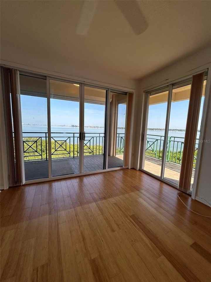 4737 Dolphin Cay Ln S #408 - Photo 5 of 35