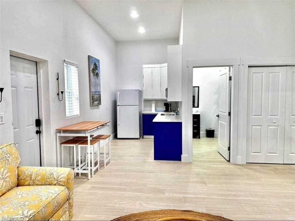 2881 Santa Barbara Blvd