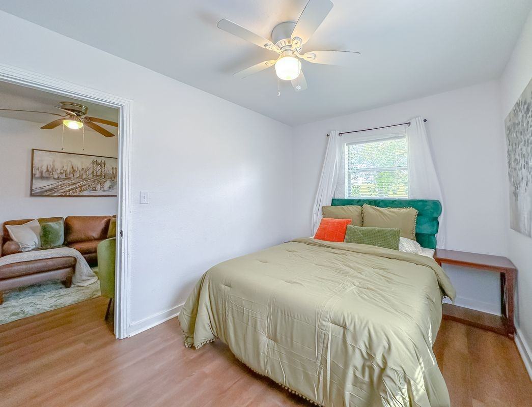 541 Okaloosa St - Photo 3 of 25