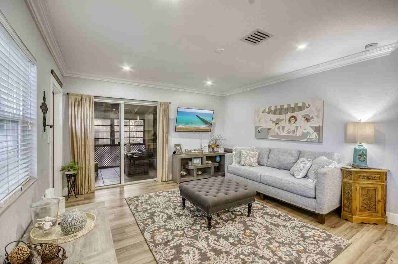 404 S Caloosahatchee Ave - Photo 2 of 43