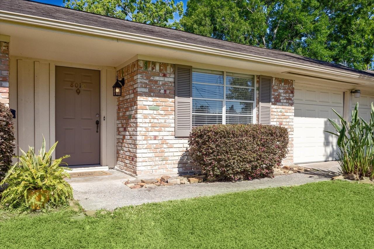 8010 Braeburn Valley Dr - Photo 2 of 16